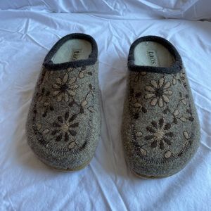 Taos Woolderness 2 Clogs